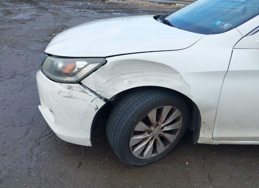 Photo 6 of 2015 Honda Accord EX-L (VIN 1HGCR2F83FA232947)