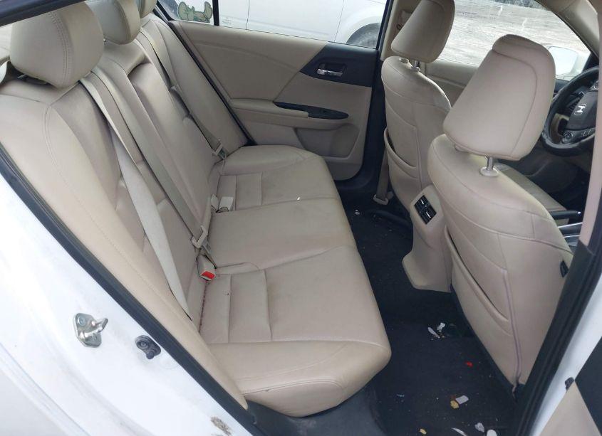 Photo 8 of 2015 Honda Accord EX-L (VIN 1HGCR2F83FA232947)