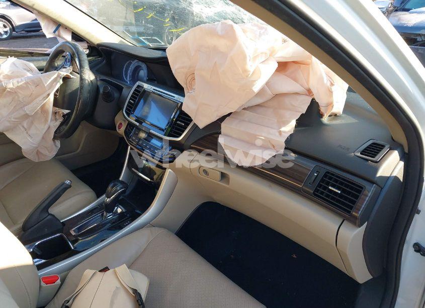 Photo 5 of 2016 Honda Accord EX-L (VIN 1HGCR2F83GA006750)