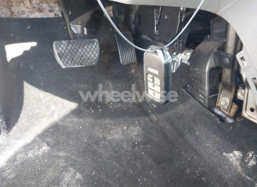 Photo 11 of 2016 Honda Accord EX-L (VIN 1HGCR2F83GA021961)