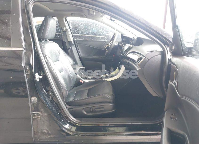 Photo 5 of 2016 Honda Accord EX-L (VIN 1HGCR2F83GA101230)