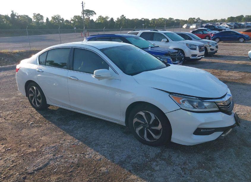 Photo 13 of 2016 Honda Accord EX-L (VIN 1HGCR2F83GA136365)