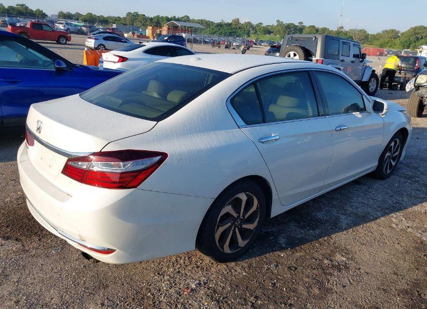 Photo 4 of 2016 Honda Accord EX-L (VIN 1HGCR2F83GA136365)