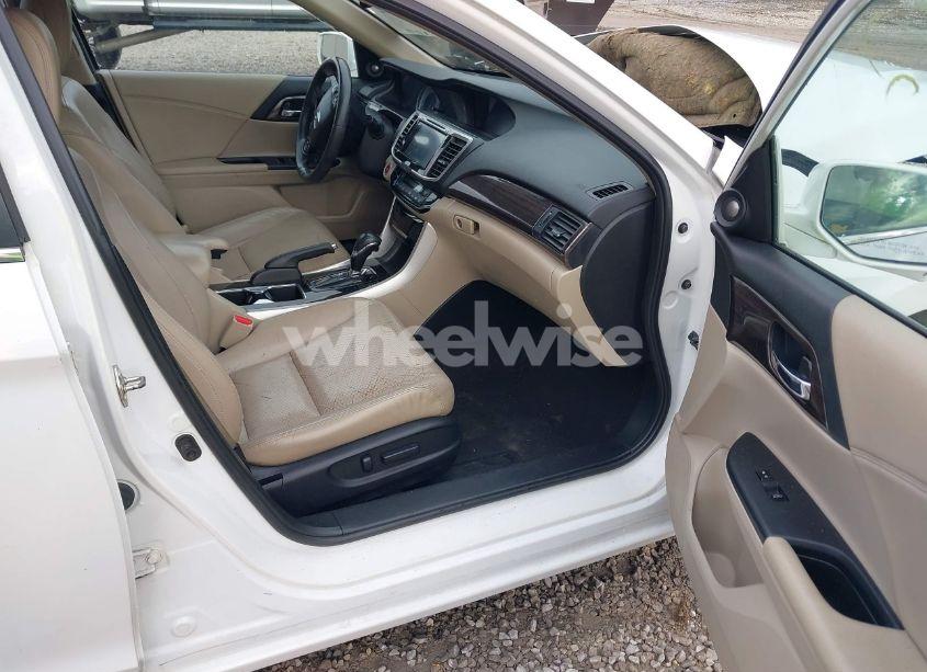 Photo 5 of 2016 Honda Accord EX-L (VIN 1HGCR2F83GA178857)