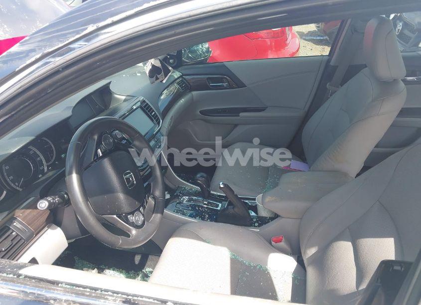 Photo 5 of 2017 Honda Accord EX-L (VIN 1HGCR2F83HA067677)