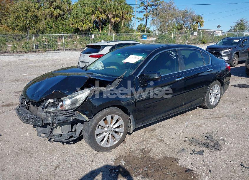 Photo 2 of 2013 Honda Accord EX-L (VIN 1HGCR2F84DA010785)
