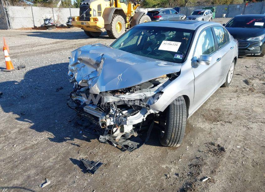 Photo 2 of 2013 Honda Accord EX-L (VIN 1HGCR2F84DA031765)