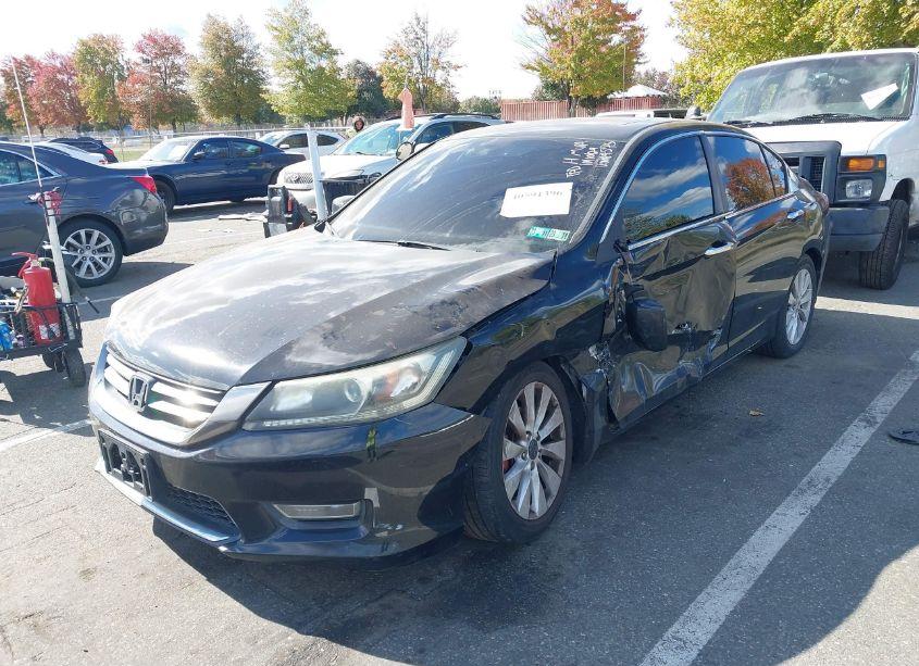 Photo 2 of 2013 Honda Accord EX-L (VIN 1HGCR2F84DA124575)