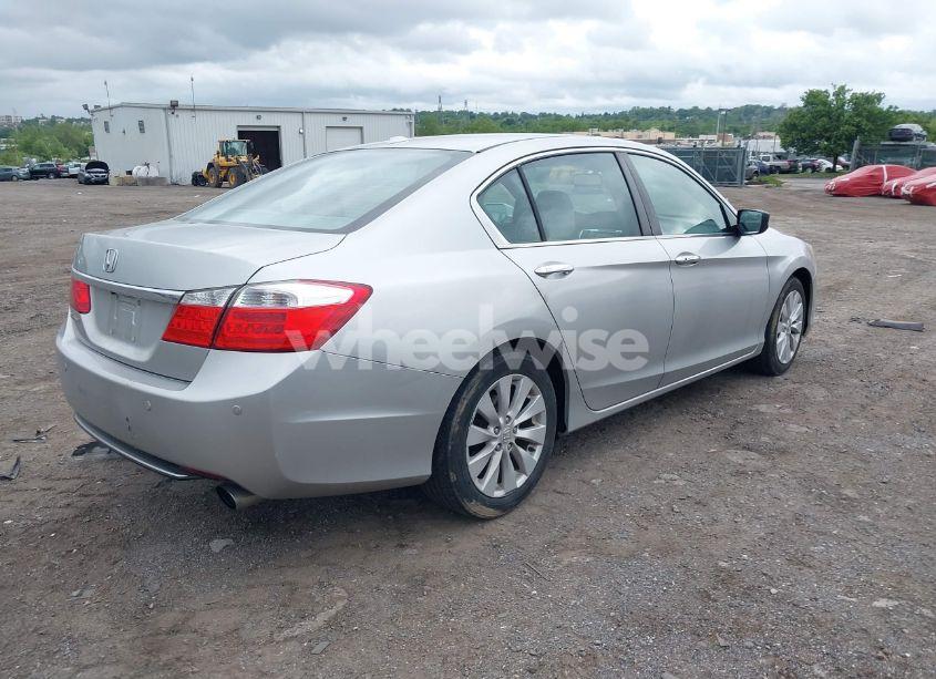 Photo 4 of 2013 Honda Accord EX-L (VIN 1HGCR2F84DA154062)