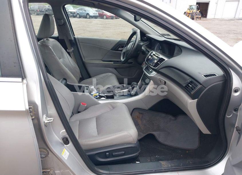 Photo 5 of 2013 Honda Accord EX-L (VIN 1HGCR2F84DA154062)