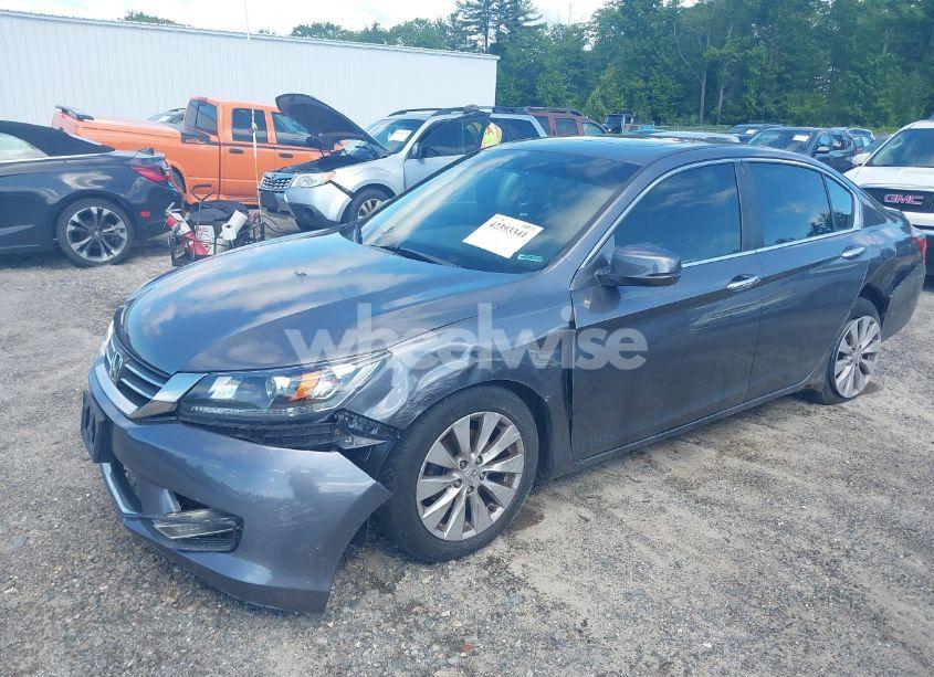 Photo 2 of 2013 Honda Accord EX-L (VIN 1HGCR2F84DA175638)