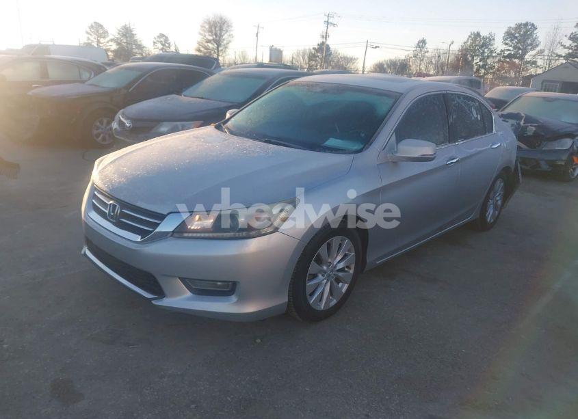 Photo 2 of 2013 Honda Accord EX-L (VIN 1HGCR2F84DA242240)