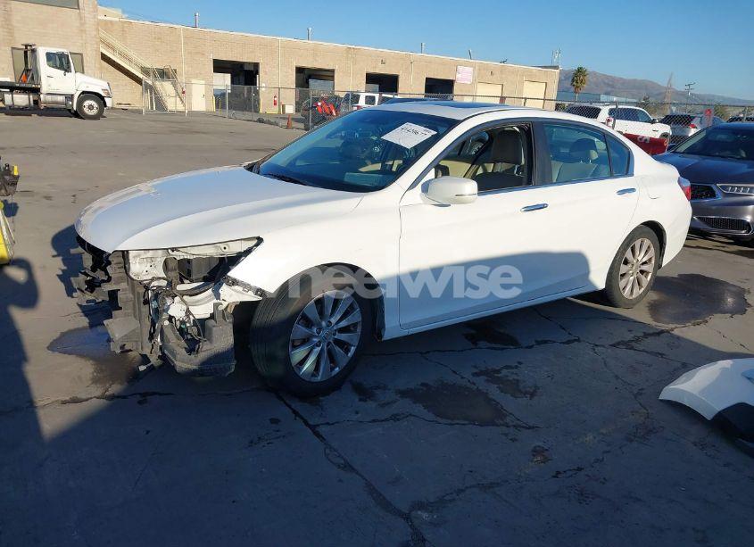 Photo 2 of 2014 Honda Accord EX-L (VIN 1HGCR2F84EA197396)