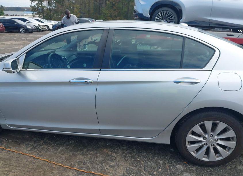 Photo 13 of 2015 Honda Accord EX-L (VIN 1HGCR2F84FA035740)