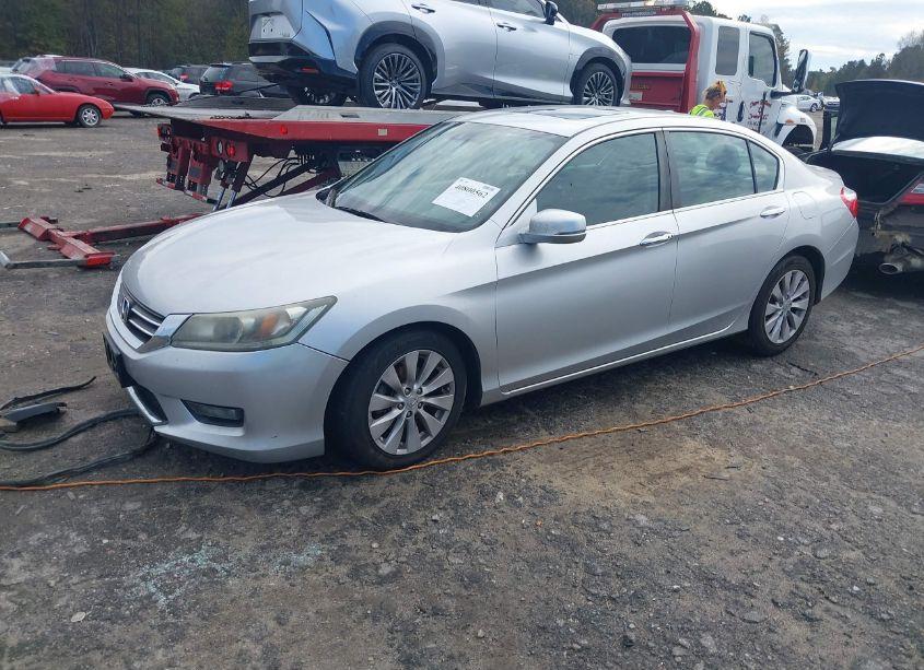 Photo 2 of 2015 Honda Accord EX-L (VIN 1HGCR2F84FA035740)