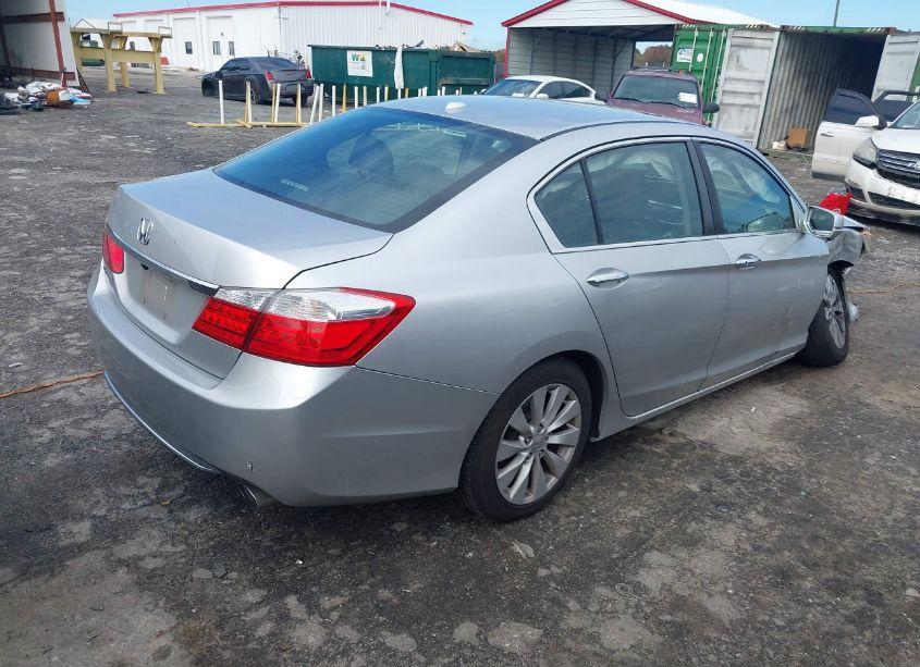 Photo 4 of 2015 Honda Accord EX-L (VIN 1HGCR2F84FA035740)