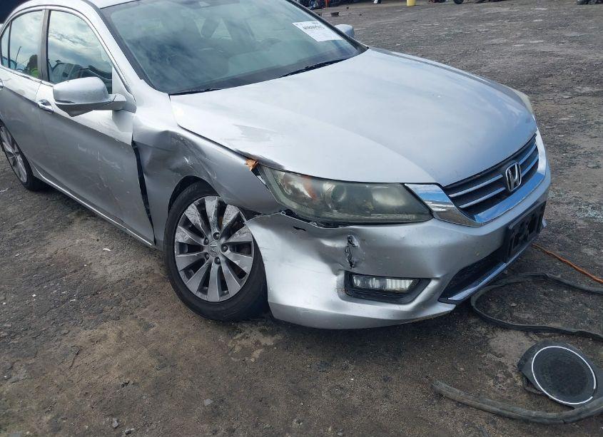 Photo 6 of 2015 Honda Accord EX-L (VIN 1HGCR2F84FA035740)