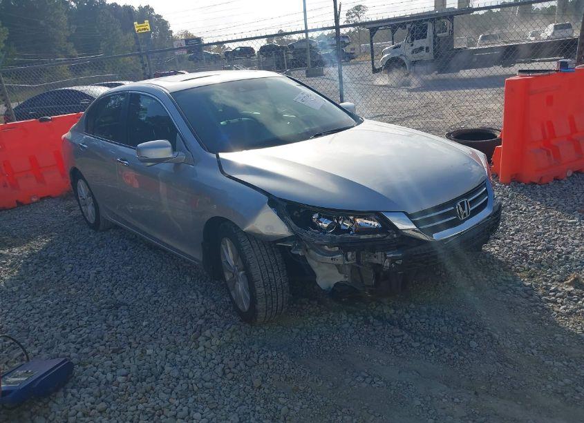 2015 Honda Accord EX-L (VIN 1HGCR2F84FA068706) main photo