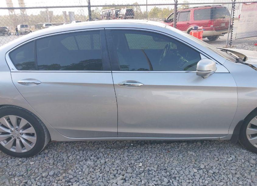 Photo 14 of 2015 Honda Accord EX-L (VIN 1HGCR2F84FA068706)