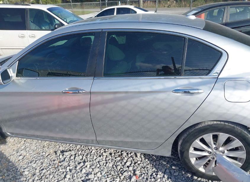 Photo 15 of 2015 Honda Accord EX-L (VIN 1HGCR2F84FA068706)