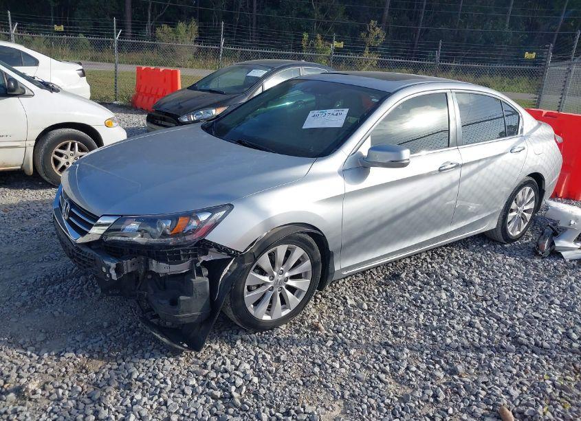 Photo 2 of 2015 Honda Accord EX-L (VIN 1HGCR2F84FA068706)