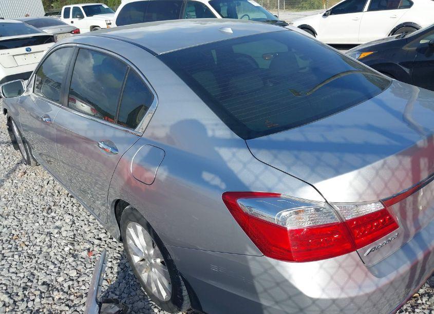 Photo 3 of 2015 Honda Accord EX-L (VIN 1HGCR2F84FA068706)