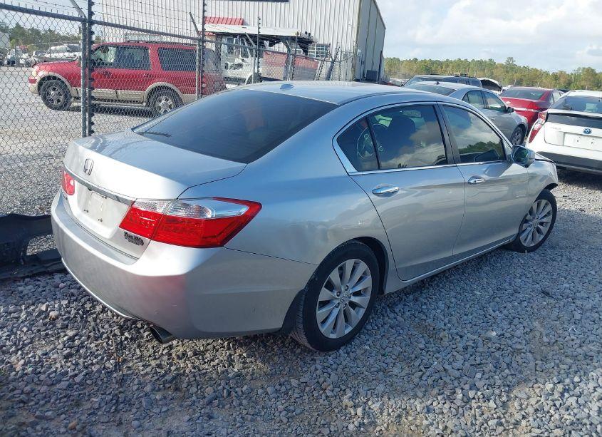 Photo 4 of 2015 Honda Accord EX-L (VIN 1HGCR2F84FA068706)