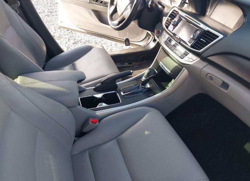 Photo 5 of 2015 Honda Accord EX-L (VIN 1HGCR2F84FA068706)