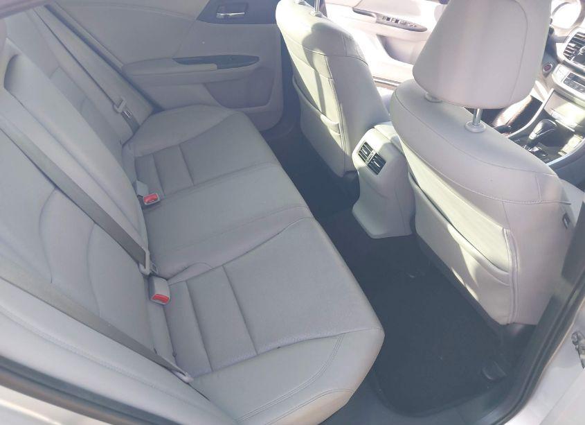 Photo 8 of 2015 Honda Accord EX-L (VIN 1HGCR2F84FA068706)