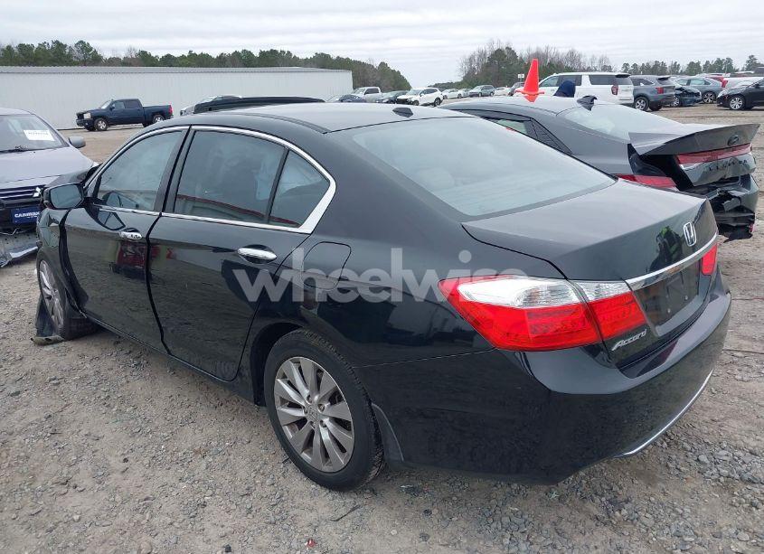 Photo 3 of 2015 Honda Accord EX-L (VIN 1HGCR2F84FA094660)