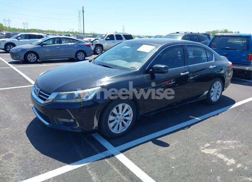 Photo 2 of 2015 Honda Accord EX-L (VIN 1HGCR2F84FA168076)