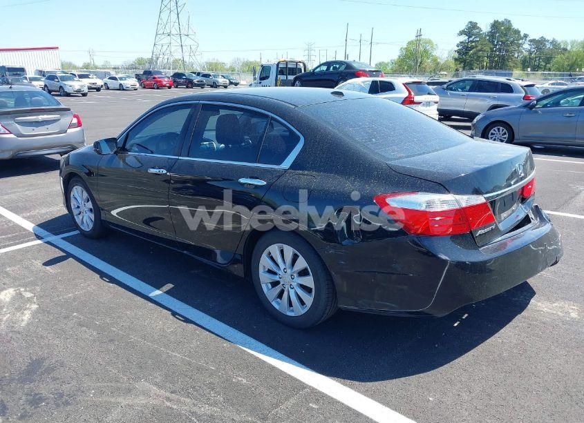 Photo 3 of 2015 Honda Accord EX-L (VIN 1HGCR2F84FA168076)