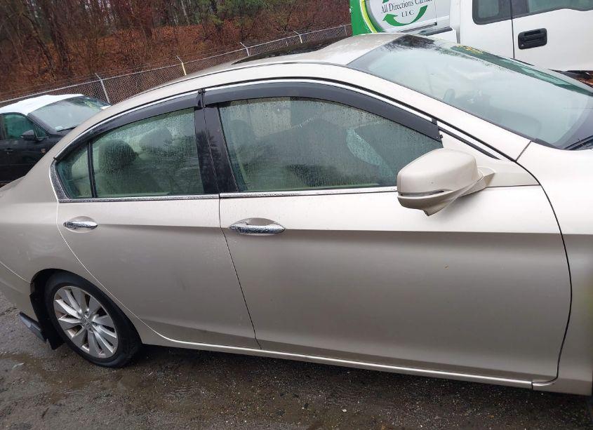 Photo 14 of 2015 Honda Accord EX-L (VIN 1HGCR2F84FA210620)