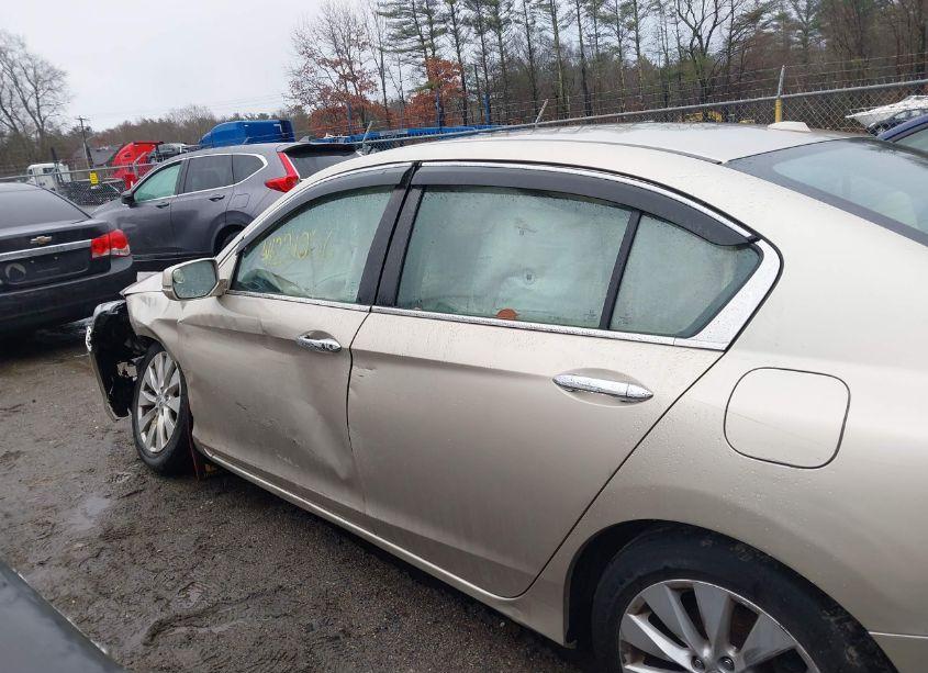 Photo 15 of 2015 Honda Accord EX-L (VIN 1HGCR2F84FA210620)