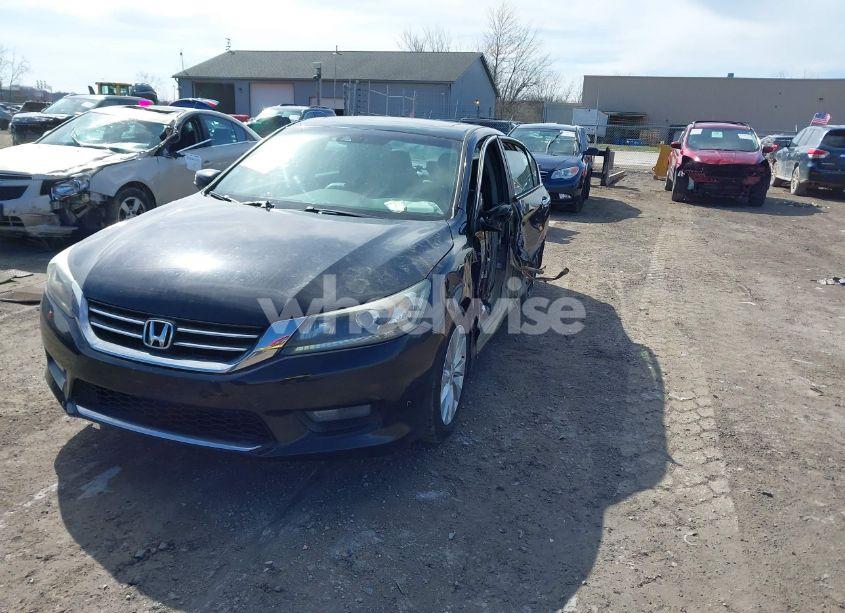 Photo 2 of 2015 Honda Accord EX-L (VIN 1HGCR2F84FA269862)