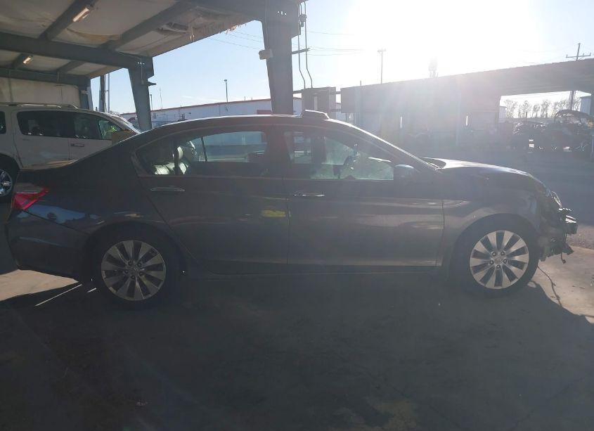 Photo 13 of 2015 Honda Accord EX-L (VIN 1HGCR2F84FA272812)