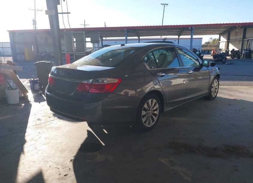 Photo 4 of 2015 Honda Accord EX-L (VIN 1HGCR2F84FA272812)