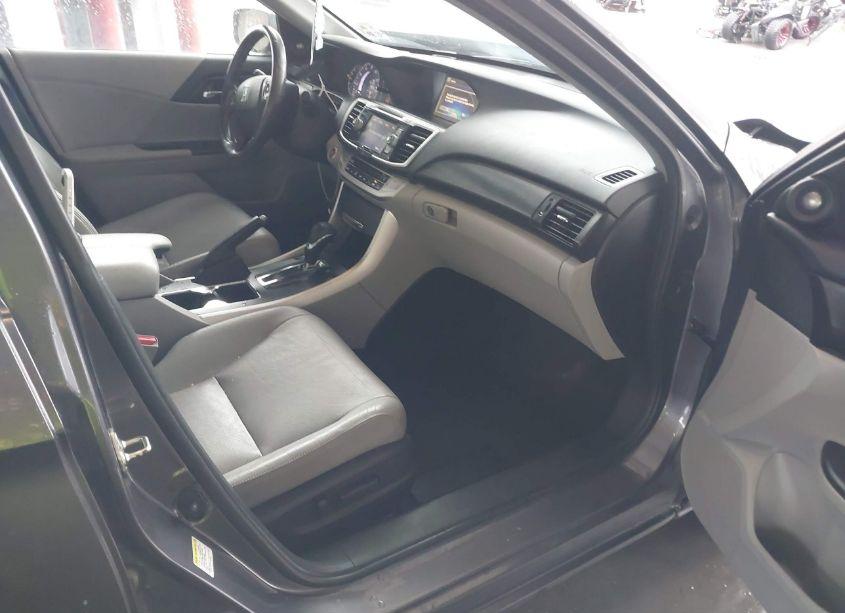 Photo 5 of 2015 Honda Accord EX-L (VIN 1HGCR2F84FA272812)