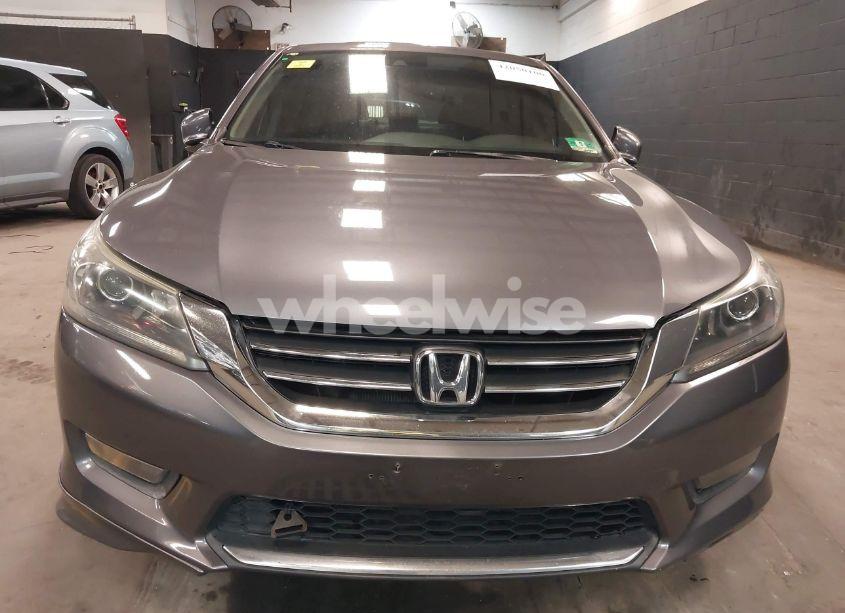 Photo 12 of 2015 Honda Accord EX-L (VIN 1HGCR2F84FA275998)