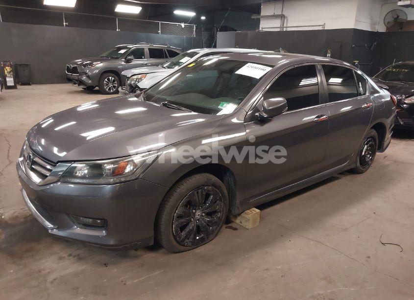 Photo 2 of 2015 Honda Accord EX-L (VIN 1HGCR2F84FA275998)