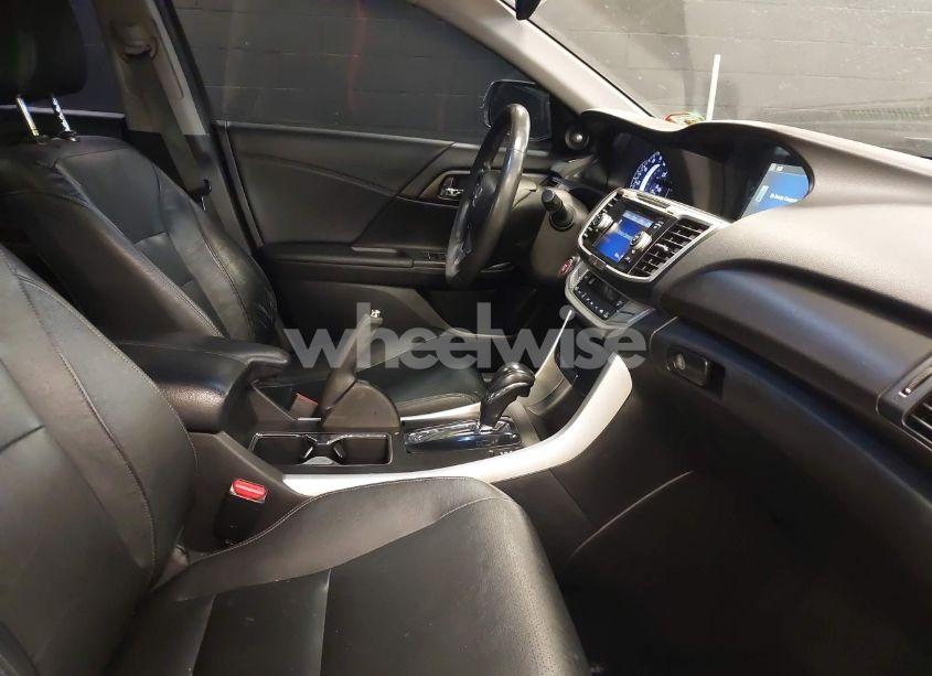 Photo 5 of 2015 Honda Accord EX-L (VIN 1HGCR2F84FA275998)