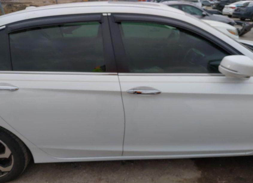 Photo 14 of 2016 Honda Accord EX-L (VIN 1HGCR2F84GA055679)