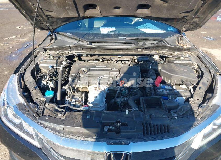 Photo 10 of 2017 Honda Accord EX-L (VIN 1HGCR2F84HA008962)