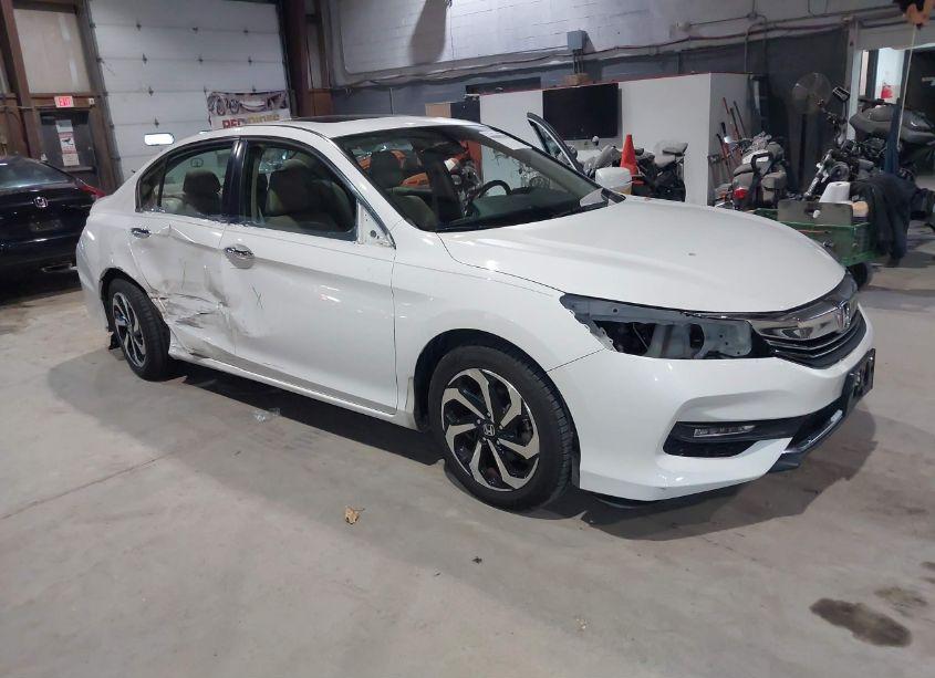 2017 Honda Accord EX-L (VIN 1HGCR2F84HA116143) main photo