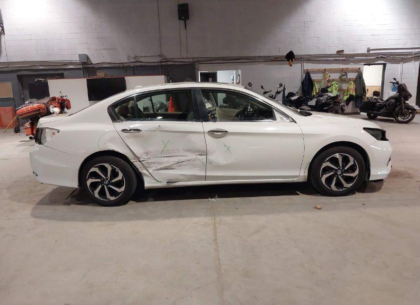 Photo 14 of 2017 Honda Accord EX-L (VIN 1HGCR2F84HA116143)