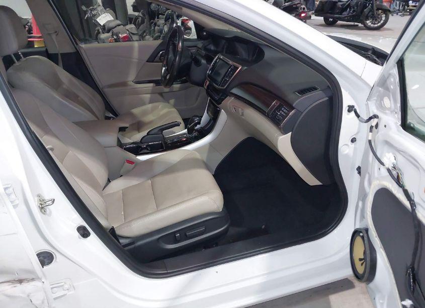 Photo 5 of 2017 Honda Accord EX-L (VIN 1HGCR2F84HA116143)