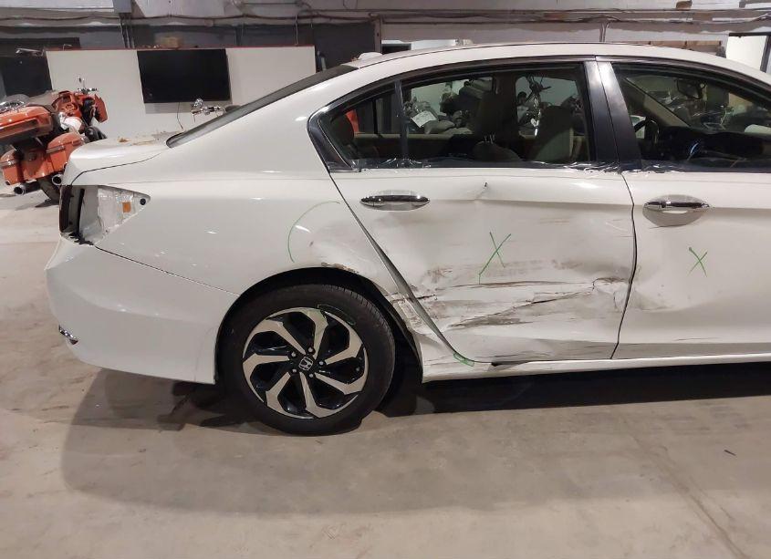 Photo 6 of 2017 Honda Accord EX-L (VIN 1HGCR2F84HA116143)