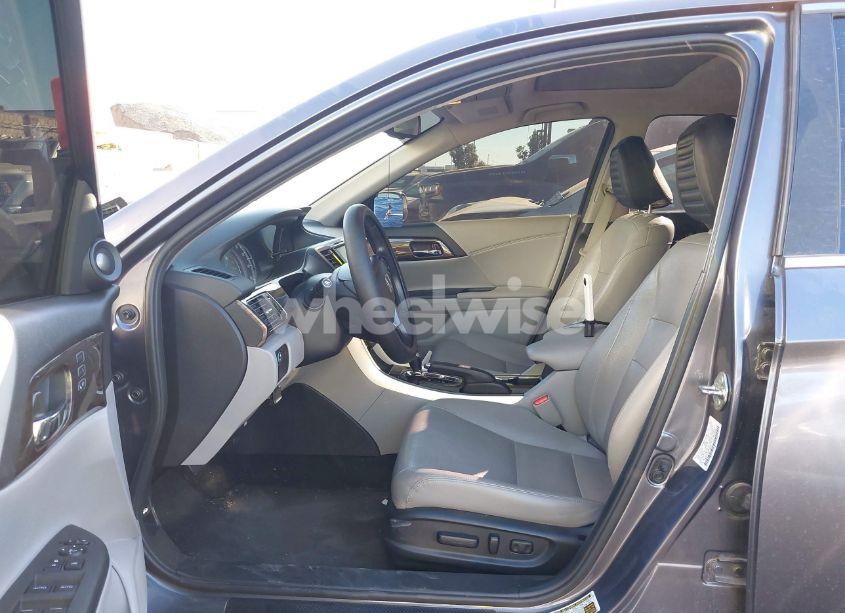 Photo 5 of 2017 Honda Accord EX-L (VIN 1HGCR2F84HA136649)