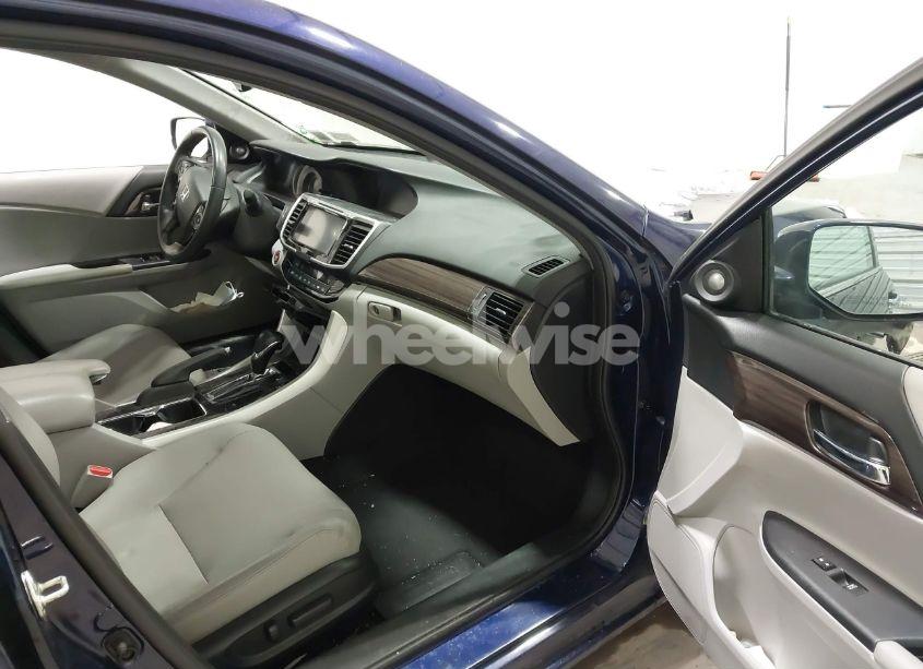 Photo 5 of 2017 Honda Accord EX-L (VIN 1HGCR2F84HA243717)