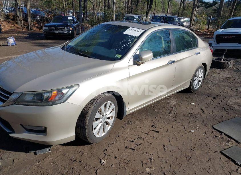 Photo 2 of 2013 Honda Accord EX-L (VIN 1HGCR2F85DA134788)